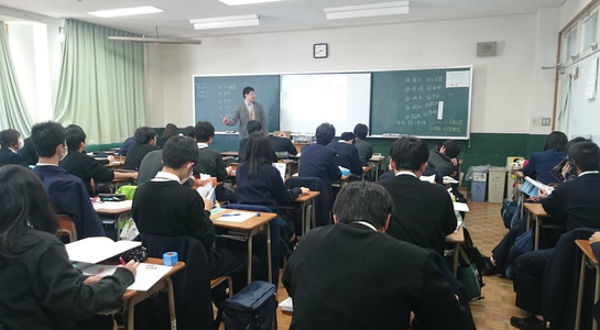 学部生の岡嶋大樹さんが高校生向けの講演をしました。 News